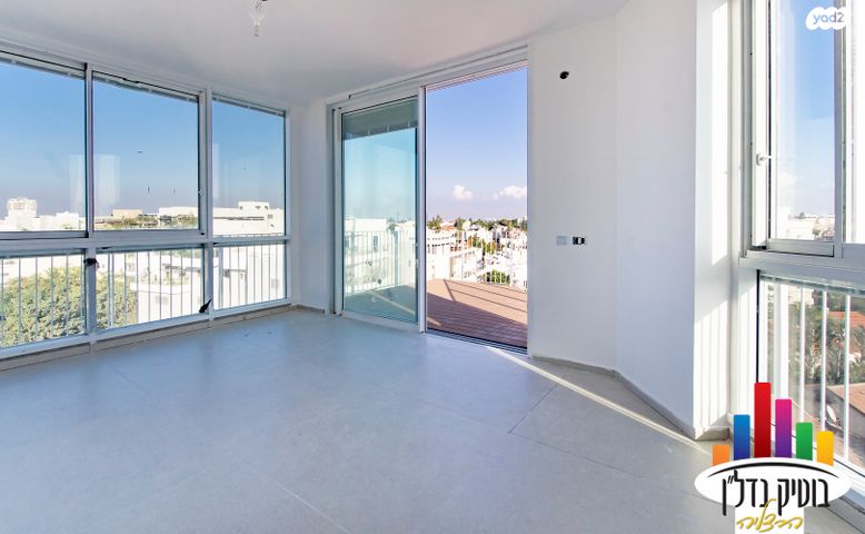 גג/ פנטהאוז, בן יהודה 47, הרצליה הצעירה, הרצליה