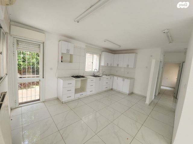 דירת גן, מבוא הגפן, העמק, צור הדסה