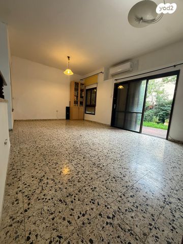 דו משפחתי, נהריה