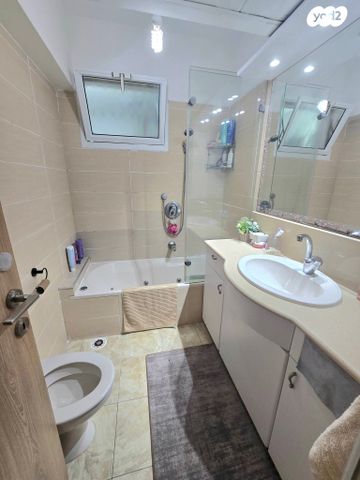 דירה, הזמורה, קרית כרמים, ראשון לציון