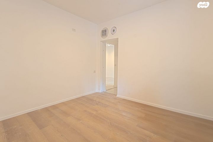 דירה, נתן ברניצקי, רמז, מערב ותיק, ראשון לציון