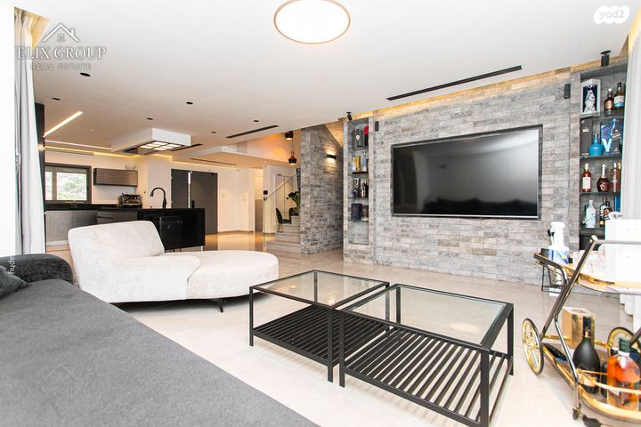 דו משפחתי, מעלה נוף, טירת כרמל