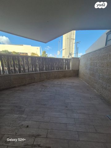 דירת גן, שדרות הנשיא השישי, קרית הלאום, ירושלים