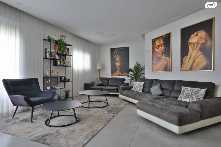 דירה, ש"י עגנון, משכנות האומנים, קרית מוצקין