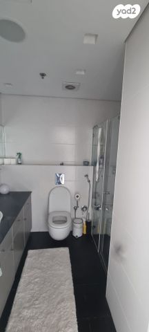 דירה, ניסים אלוני, צמרות איילון, פארק צמרת, תל אביב יפו