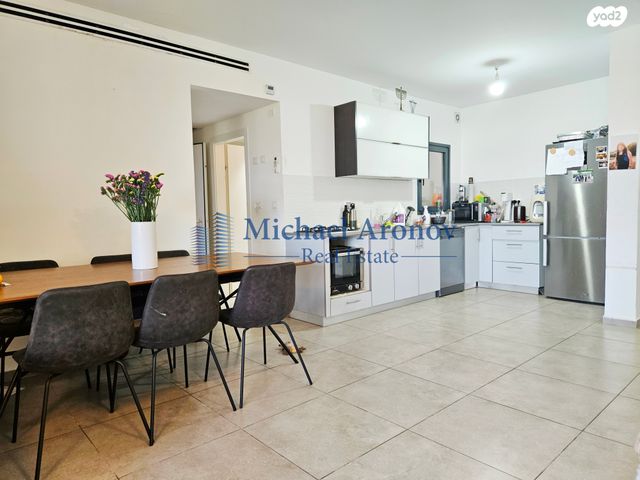 דירה, הארבל 20, פרדסיה, פרדסיה