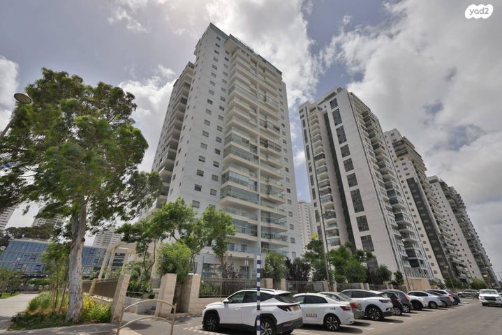 דירה, ש"י עגנון, משכנות האומנים, קרית מוצקין