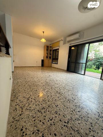 דו משפחתי, נהריה