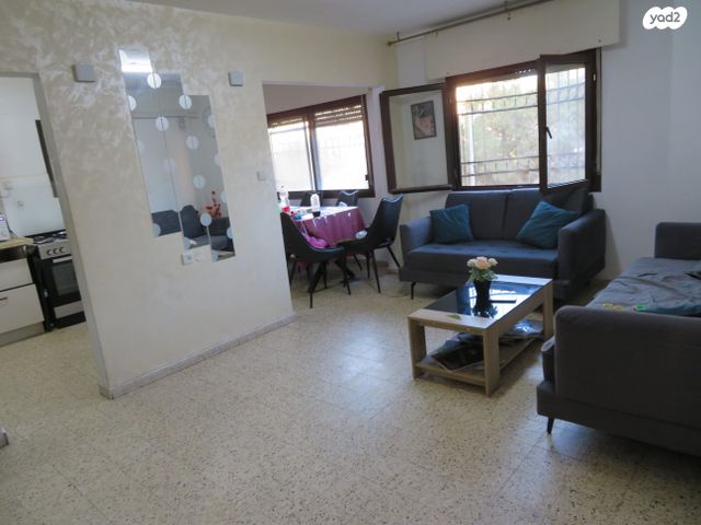 דירה, הארבעה, פסגת זאב, ירושלים