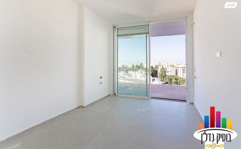 גג/ פנטהאוז, בן יהודה 47, הרצליה הצעירה, הרצליה