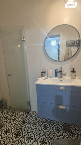 דירת גן, אורנית, אורנית