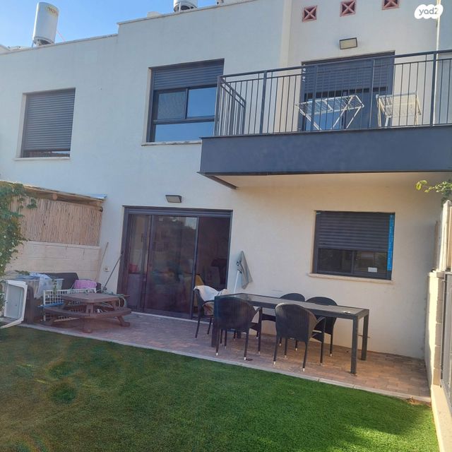 דו משפחתי, סמיון 8, פארק היין, זכרון יעקב