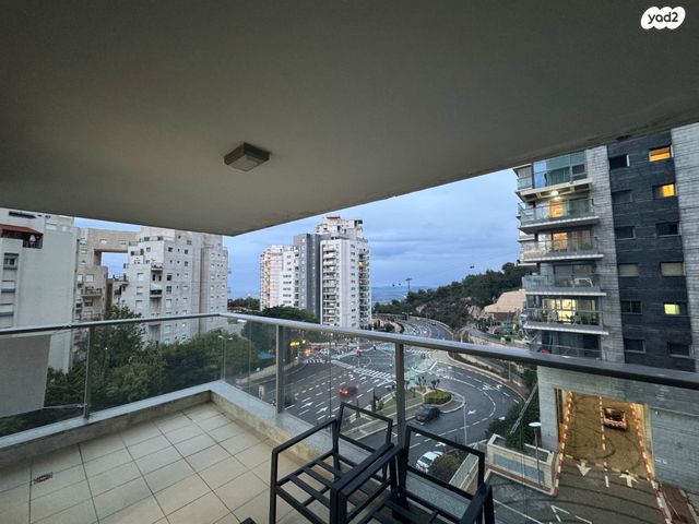 דירה, שדרות אבא חושי, סביוני הכרמל, חיפה