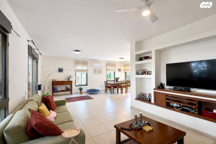 דו משפחתי, הזית 28, מושבה מרכז, זכרון יעקב