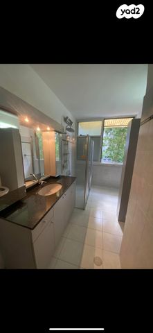 דירה, דוד וולפסון, רמז, מערב ותיק, ראשון לציון