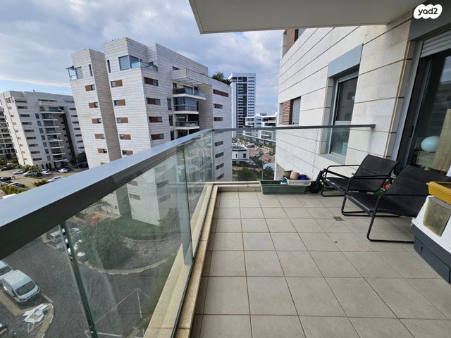 דירה, השונית 8, נאות רבין, יבנה