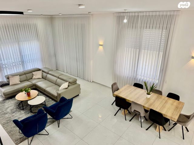 דו משפחתי, כפר יונה