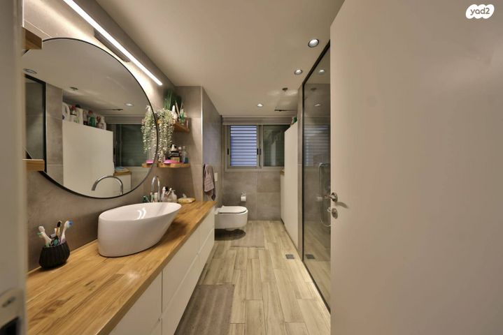 דירה, ש"י עגנון, משכנות האומנים, קרית מוצקין