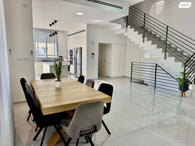 דו משפחתי, כפר יונה