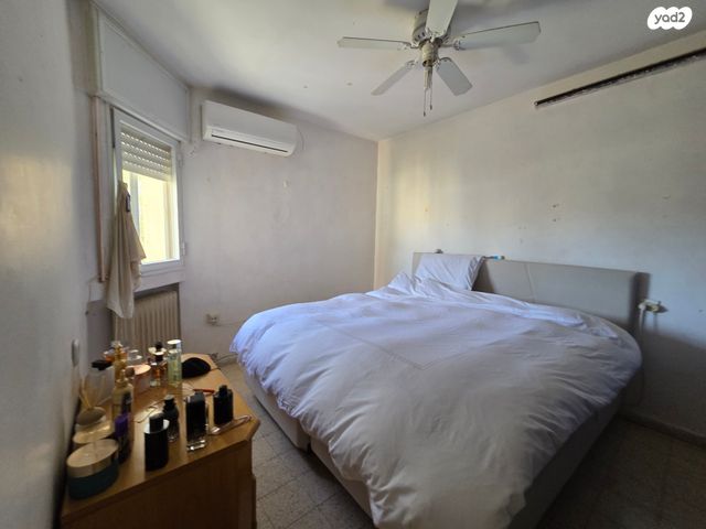 דירה, מרדכי אלקחי, ארמון הנציב, תלפיות מזרח, ירושלים