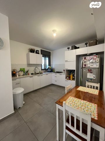 דירה, כרמי הנדיב, אחוזת רוטנר, קרית מלאכי