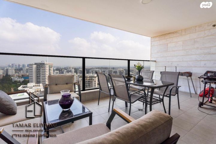 דירה, הנמל, יבנה