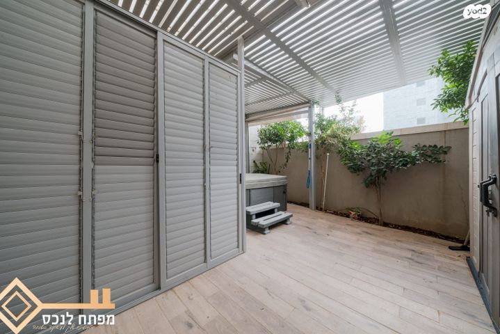 דירת גן, אריאל שרון, נווה שרון / שער העיר, נתיבות