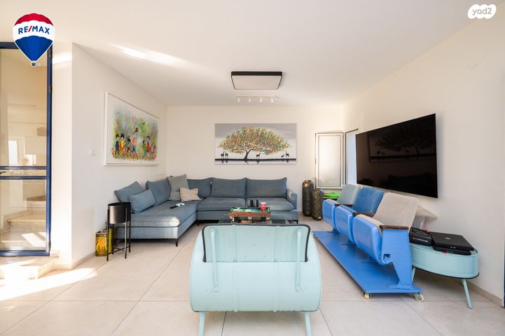 דו משפחתי, מושבה מרכז, זכרון יעקב