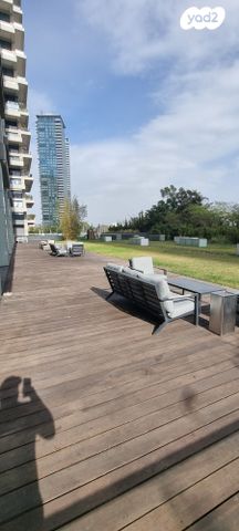 דירה, ניסים אלוני, צמרות איילון, פארק צמרת, תל אביב יפו