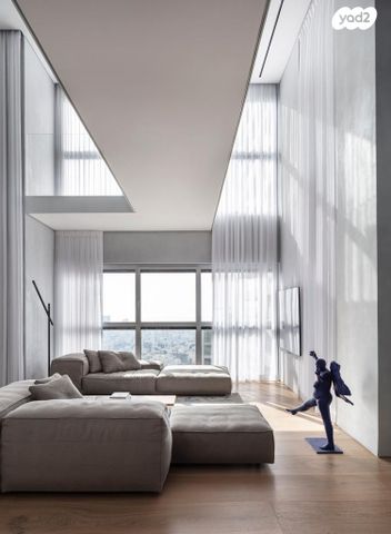 ניסים אלוני 