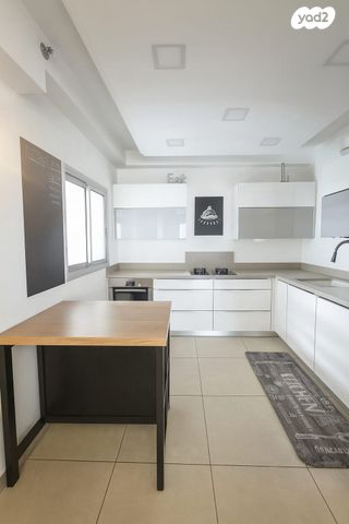 דירה, אלונים, קרית השרון, נתניה