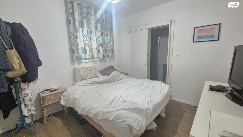 דירת גן, אורנית, אורנית