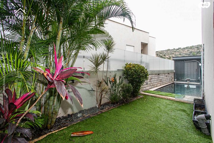 דו משפחתי, מעלה נוף, טירת כרמל