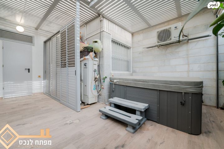 דירת גן, אריאל שרון, נווה שרון / שער העיר, נתיבות