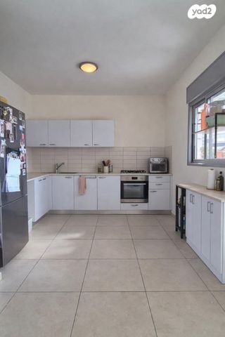 דירה, השונית 8, נאות רבין, יבנה