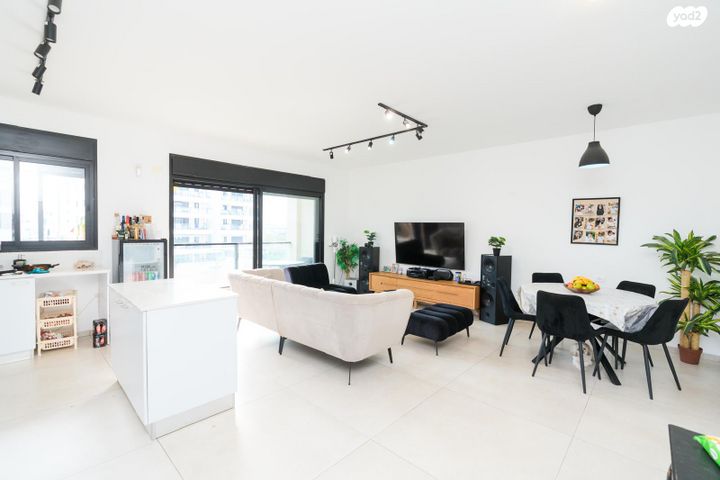 דירה, אור ים, אור עקיבא