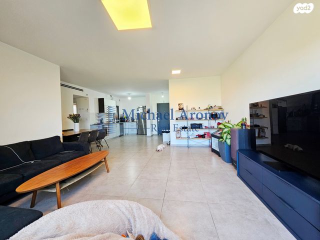 דירה, הארבל 20, פרדסיה, פרדסיה