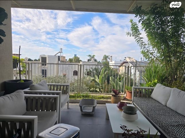 גג/ פנטהאוז, גולן, רמת השרון