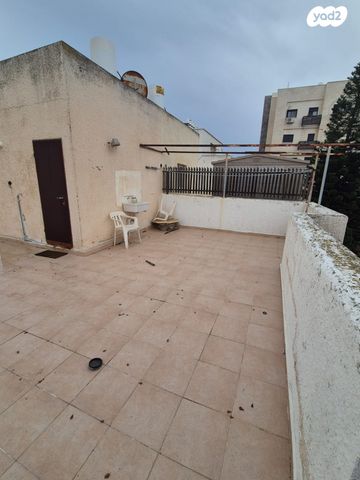 דו משפחתי, נהריה