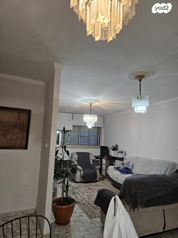 דירה, רוטשילד 4, רמב"ם, ראשון לציון