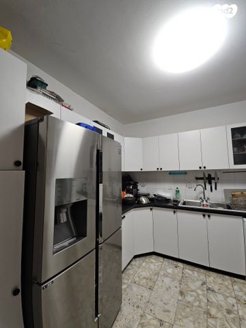 דירה, רוטשילד 4, רמב"ם, ראשון לציון