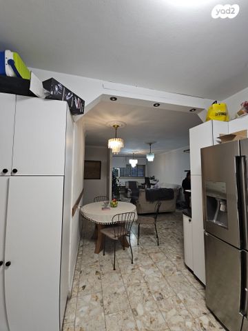 דירה, רוטשילד 4, רמב"ם, ראשון לציון