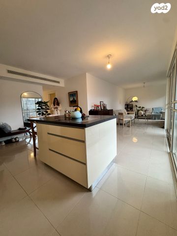 דירה, יהודה הימית, צפון יפו, המושבה האמריקאית-גרמנית, תל אביב יפו