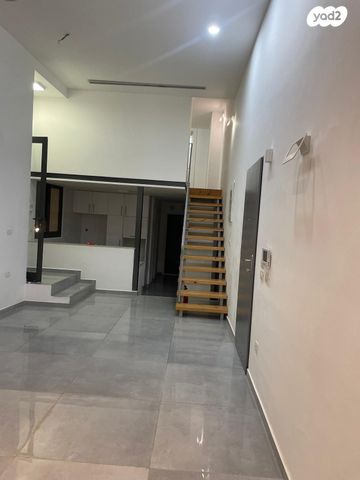 דירת גן, רוקח, רמת גן