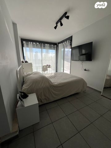 דופלקס, יוסף קארו, מונטיפיורי, הרכבת, תל אביב יפו