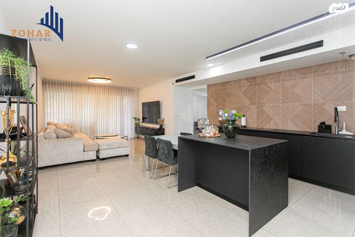 דירה, שונית, רמת חביב / רמת הנשיא, חיפה