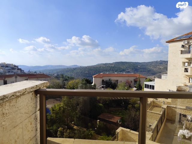 דירה, שכונה י"ג, מבשרת ציון