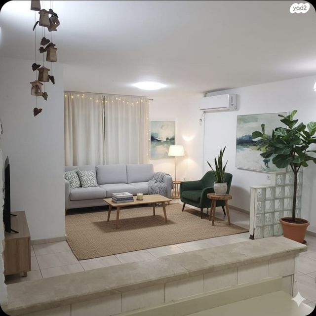 דירה, שרת, שז"ר / דקר, טירת כרמל