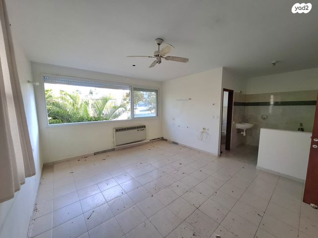 דו משפחתי, צבעוני, שערי תקווה, שערי תקווה