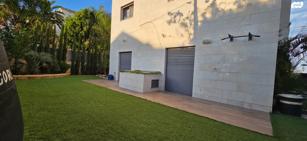 דירת גן, הרב קלישר, זיו, חיפה